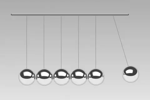 Newtonsche Gesetz: Pendel mit fünf Kugeln, die eine Kugel in Bewegung setzen.
