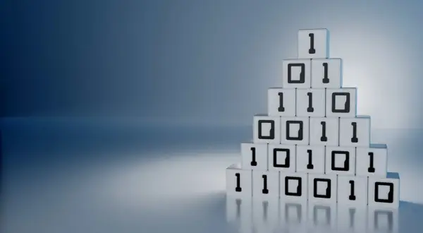 Pyramide aus Würfeln mit binären Ziffern (0 und 1), die das dualsystem in dezimalsystem darstellt.